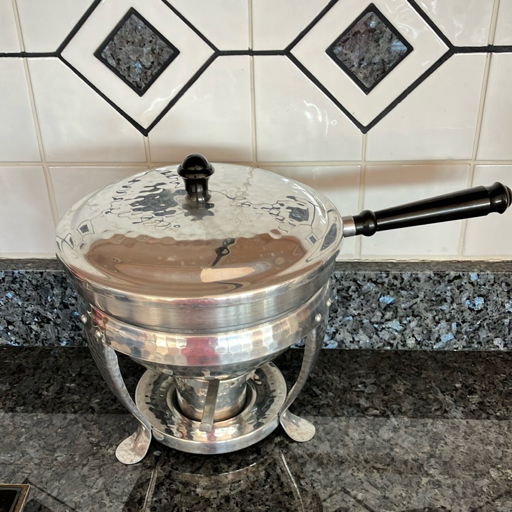Silver Hammered Aluminum Chafing Dish with Lid Made In Spain
